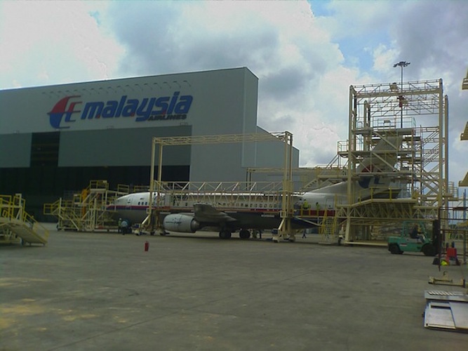 Docking system for Malaysian Airline System (MAS) Hangar 6 (2008)